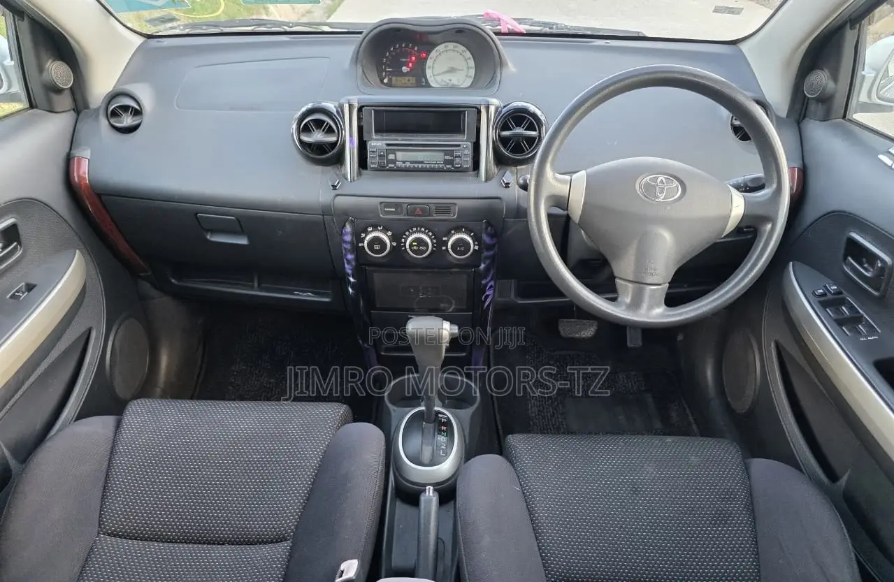 Toyota IST 2005 Silver