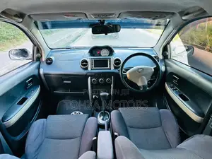 Toyota IST 2004 Silver