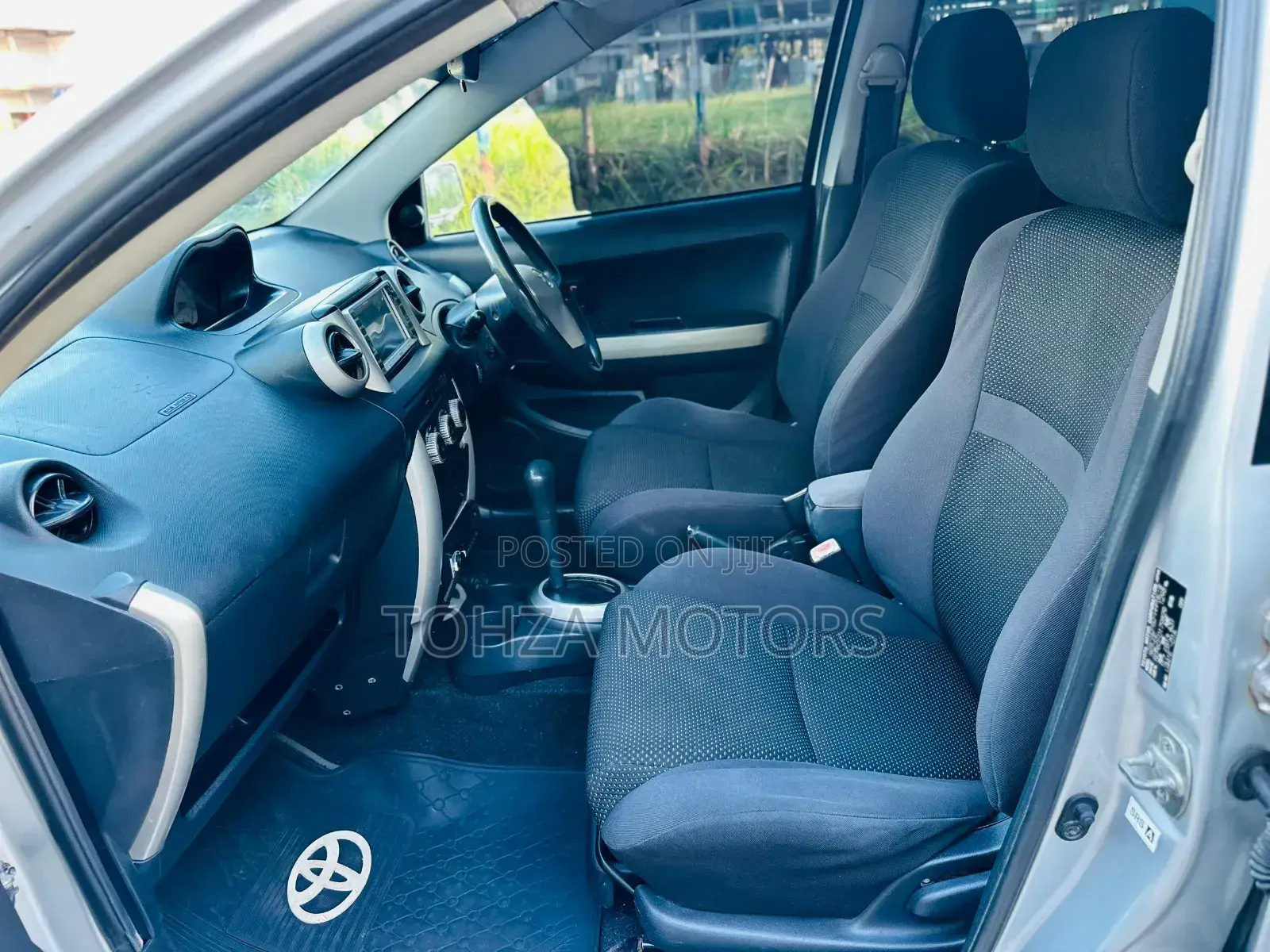 Toyota IST 2004 Silver