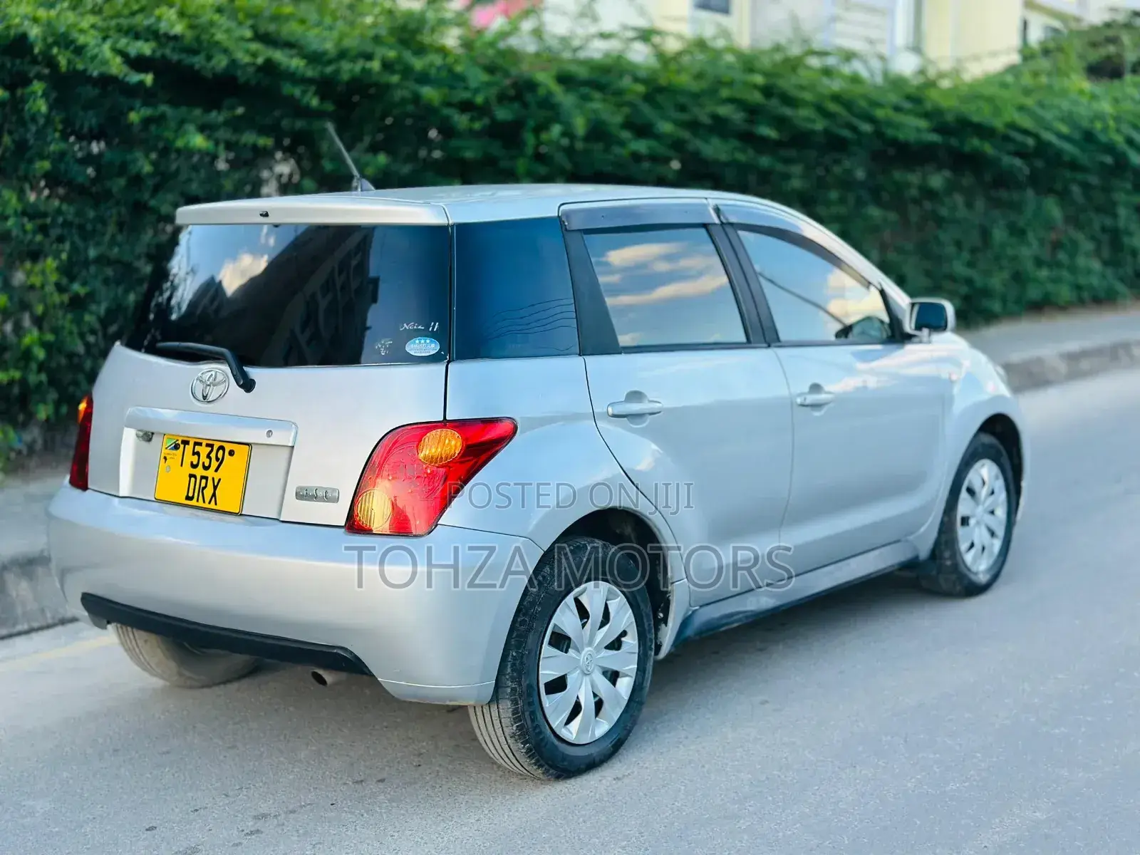 Toyota IST 2004 Silver