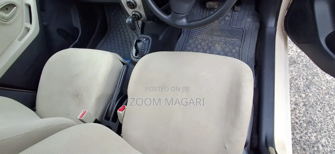 Toyota Vitz 2007 Off white