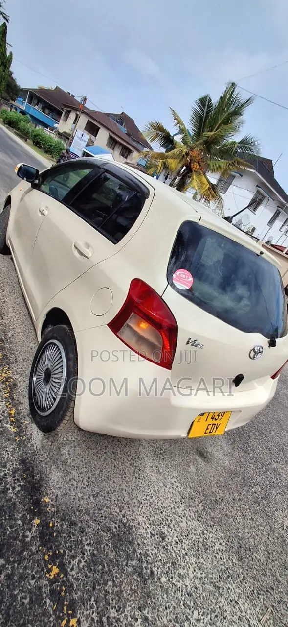 Toyota Vitz 2007 Off white