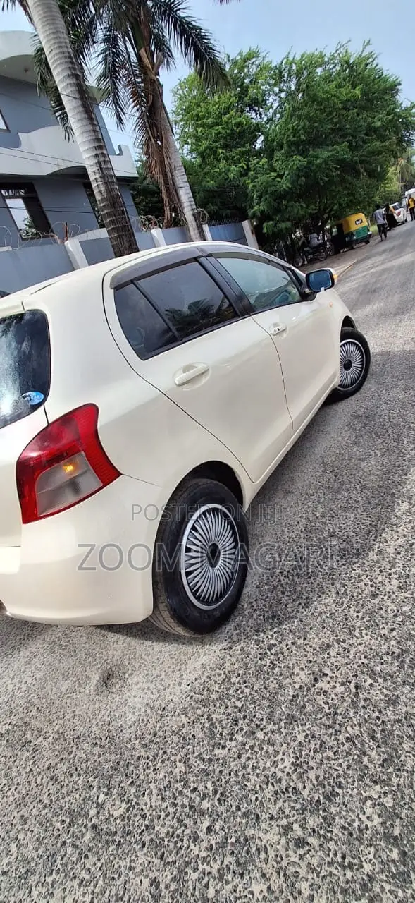 Toyota Vitz 2007 Off white