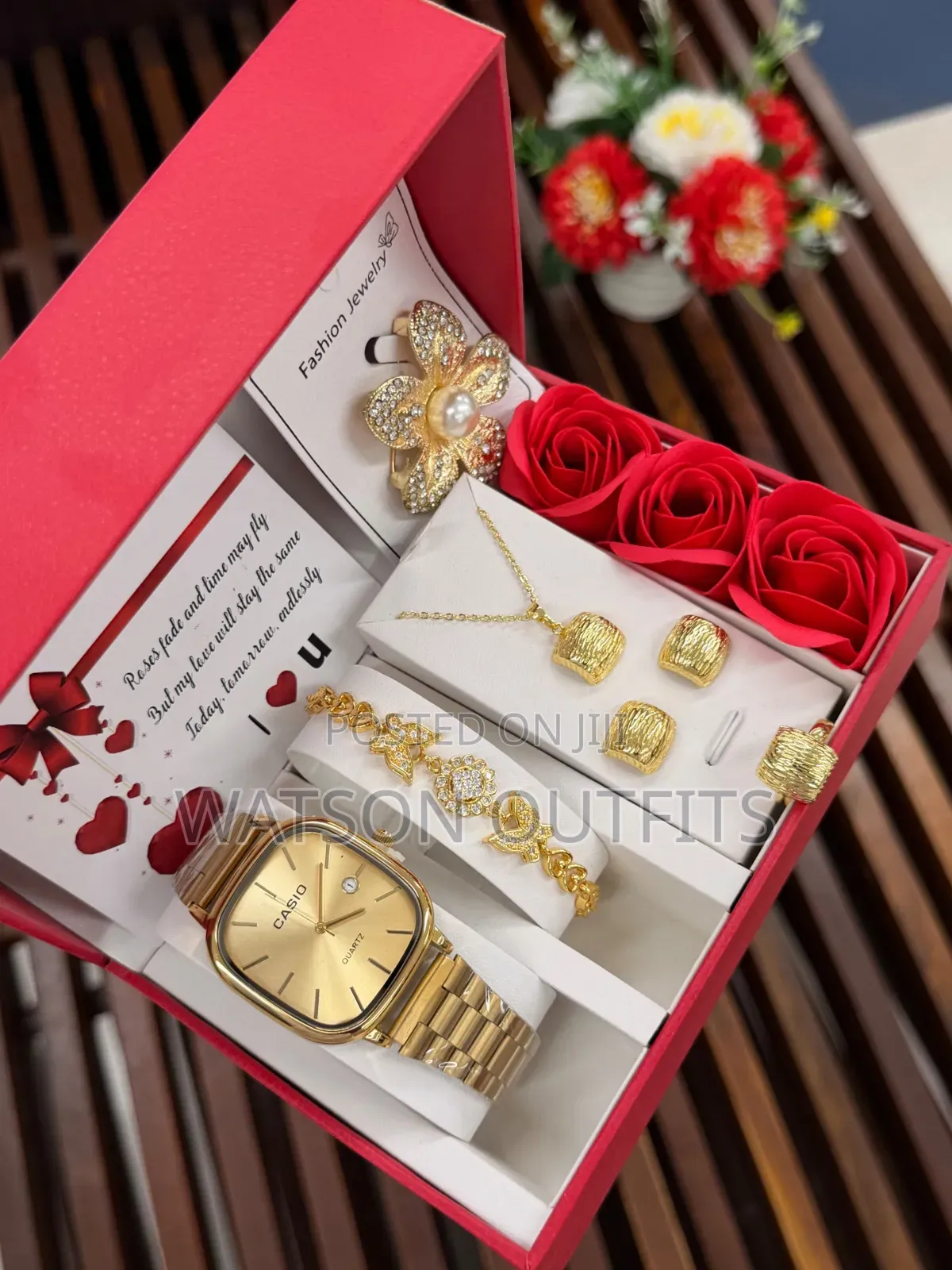Ladies Combo Watches or Saa Za Kike Na Contents Zake Kwa Gift Purposes