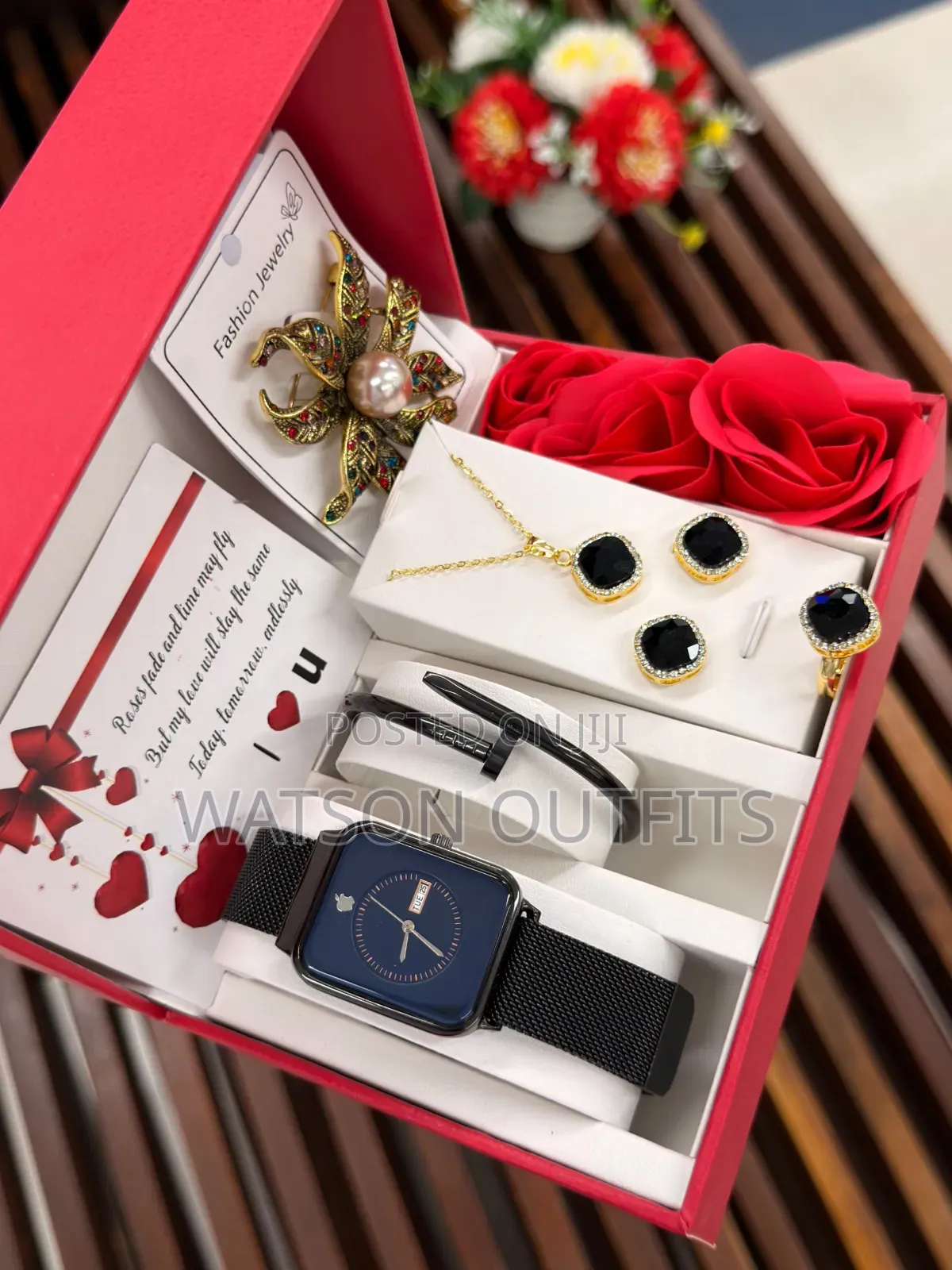 Ladies Combo Watches or Saa Za Kike Na Contents Zake Kwa Gift Purposes