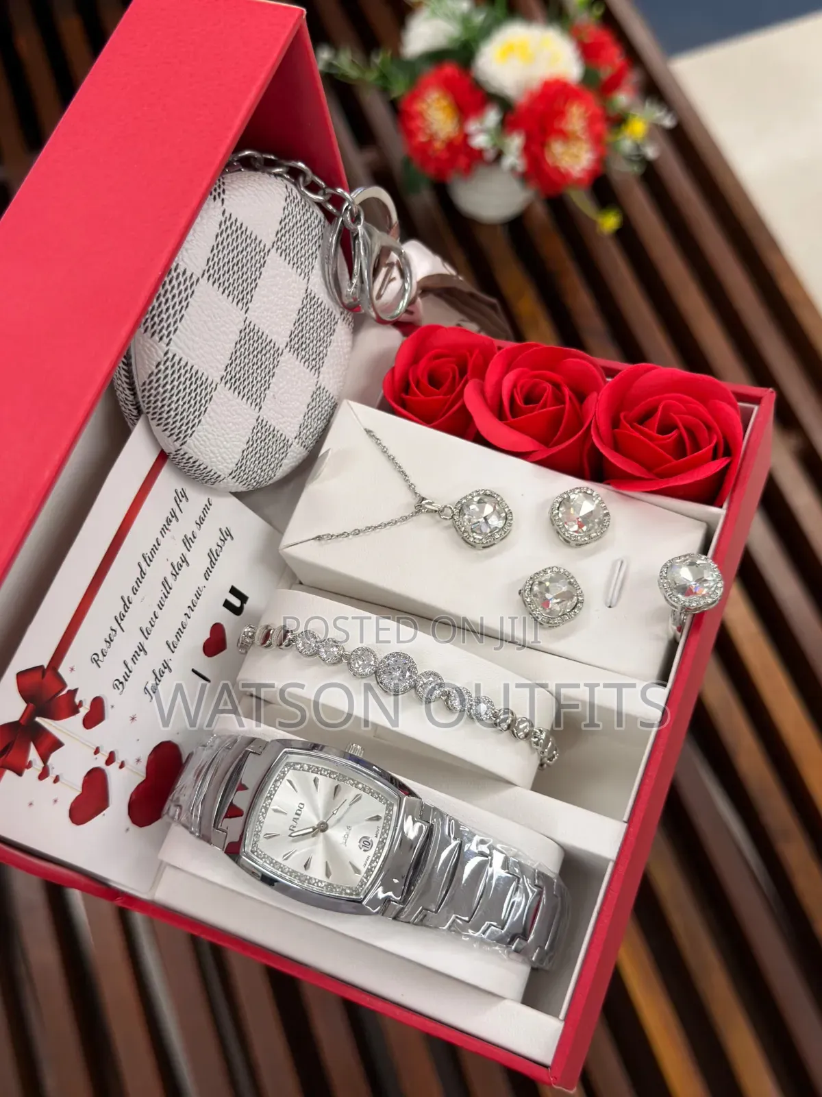Ladies Combo Watches or Saa Za Kike Na Contents Zake Kwa Gift Purposes