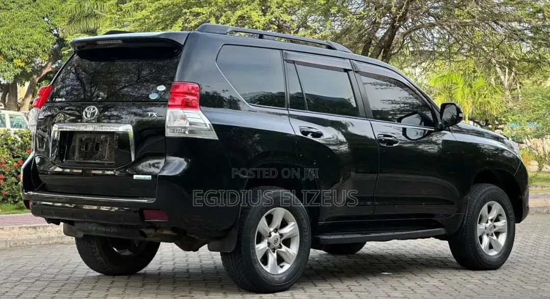 Toyota Land Cruiser Prado 2011 Black