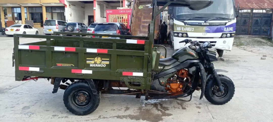 Bajaj Dominar 250 2025 Green