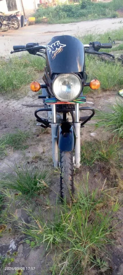 New Bajaj Boxer 125 2025 Black