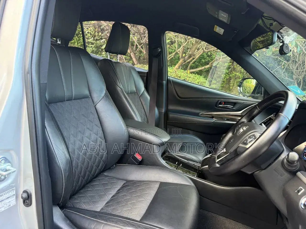 Toyota Harrier 2.5 Hybrid 4WD 2016 Silver