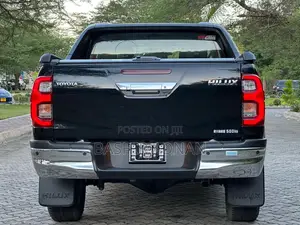 Toyota Hilux 2024 Black