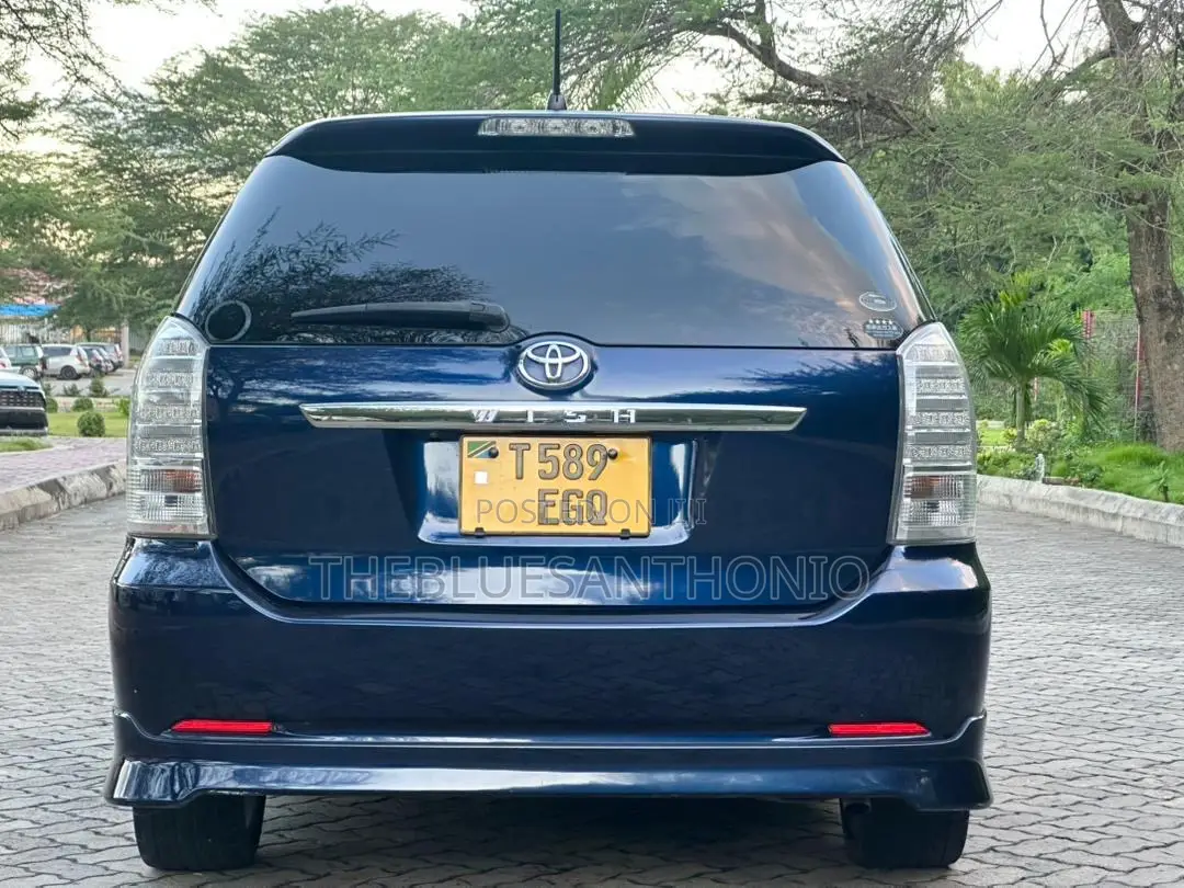 Toyota Wish 2004 Blue