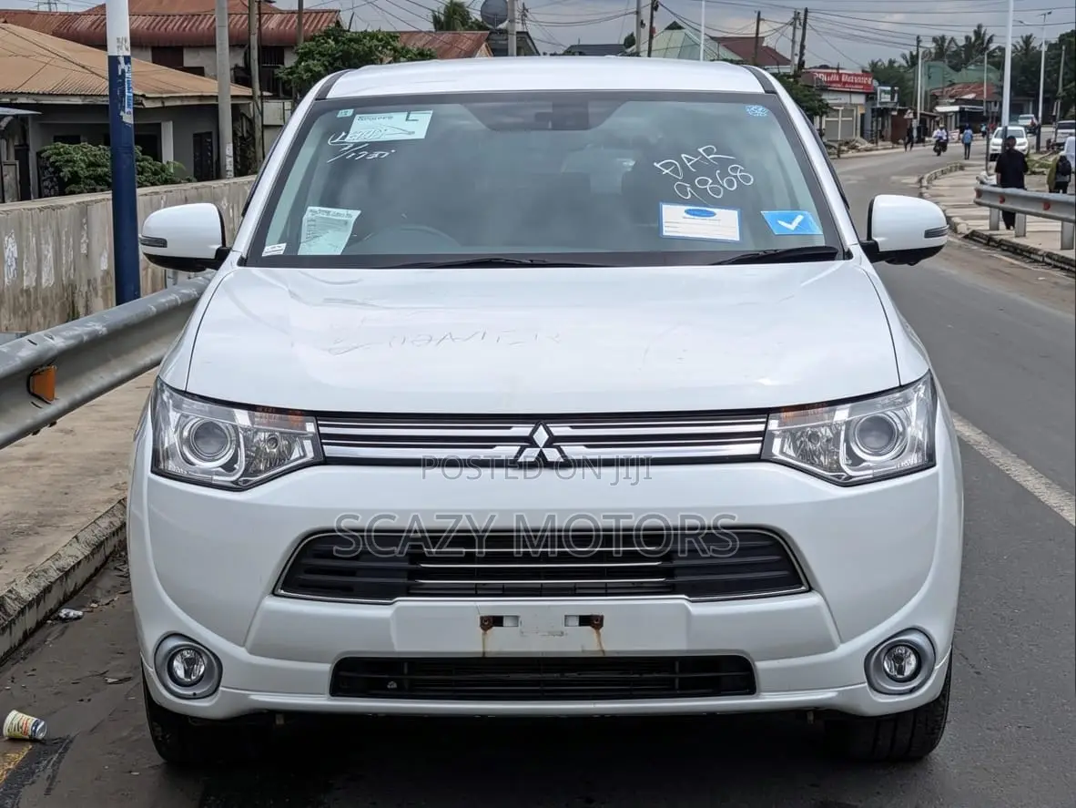 Mitsubishi Outlander 2014 White