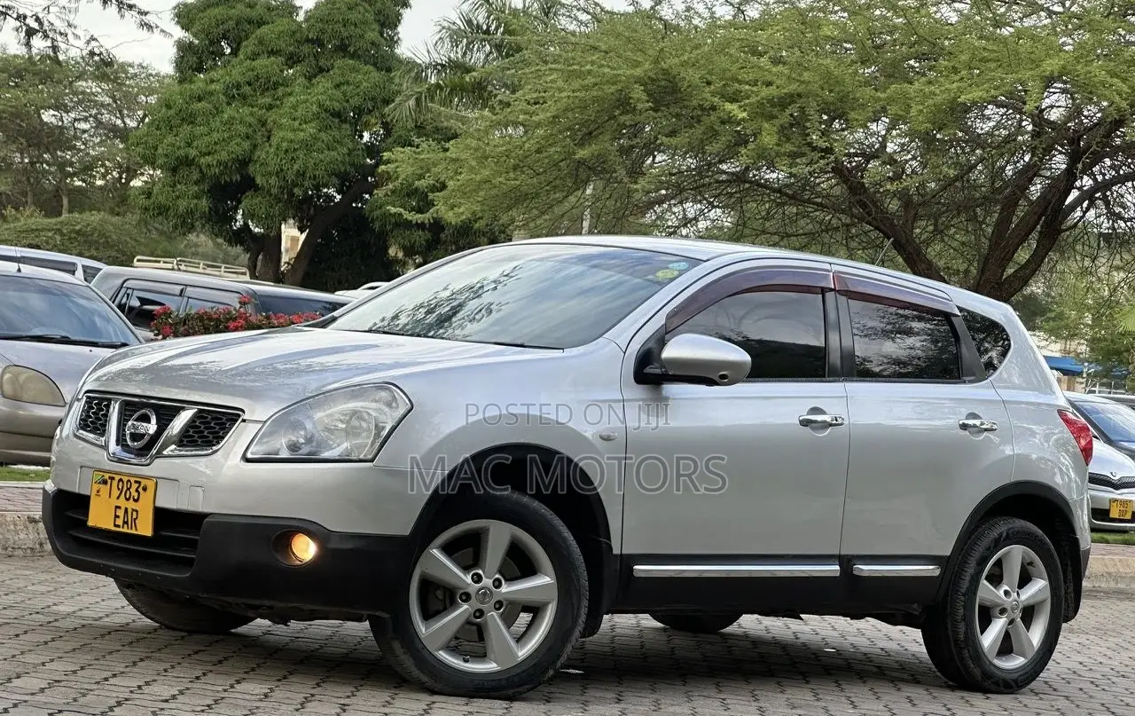 Nissan Dualis 2011 Silver