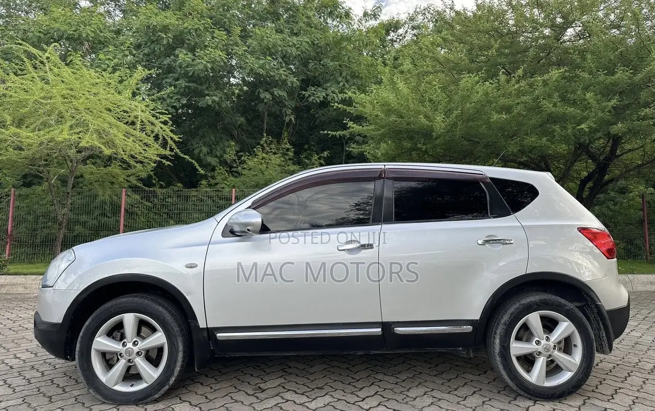 Nissan Dualis 2011 Silver