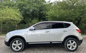 Nissan Dualis 2011 Silver