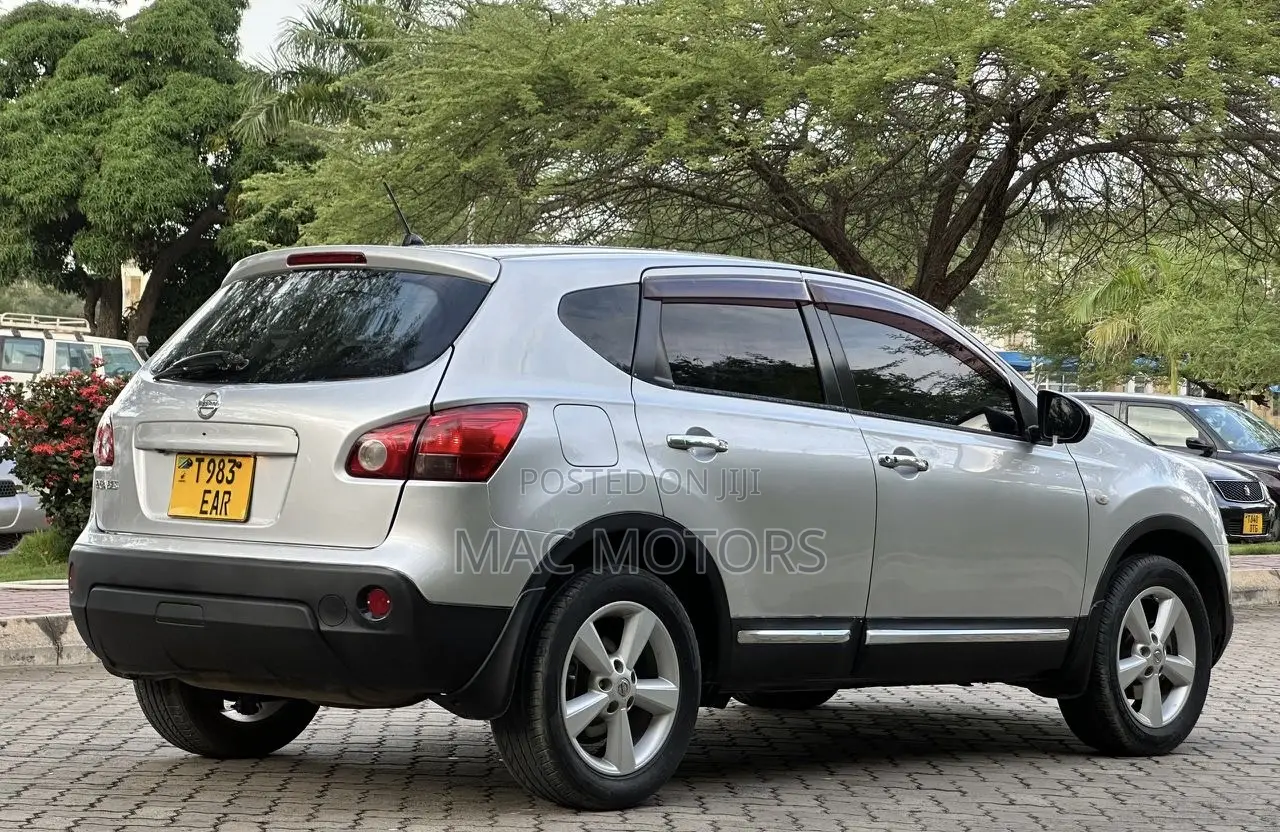 Nissan Dualis 2011 Silver
