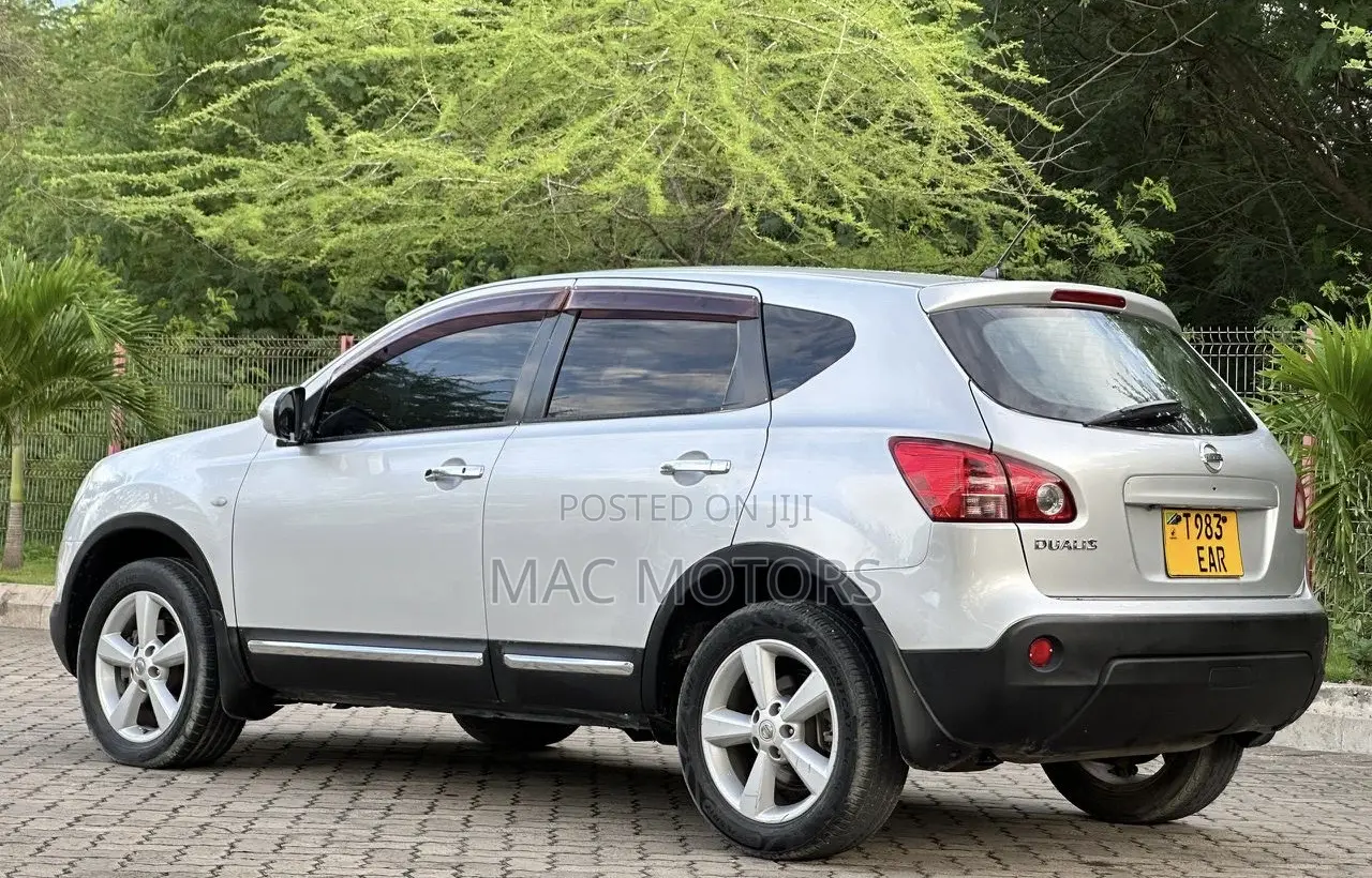 Nissan Dualis 2011 Silver