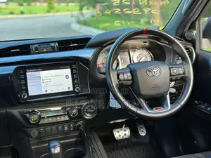 Toyota Hilux 2021 White