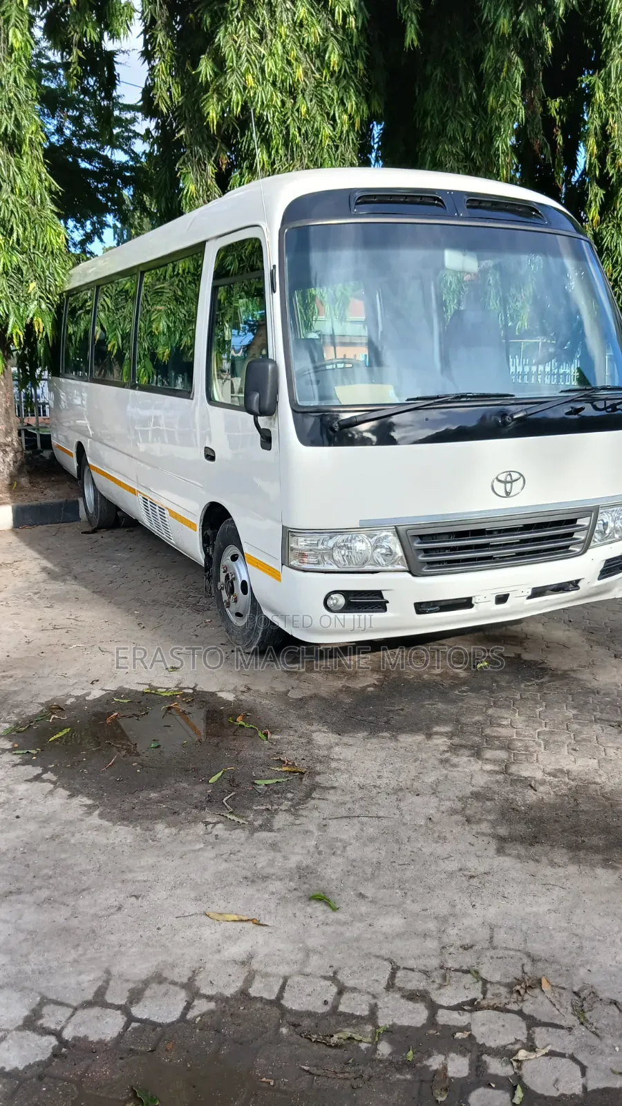 Toyota Coaster 2002 White