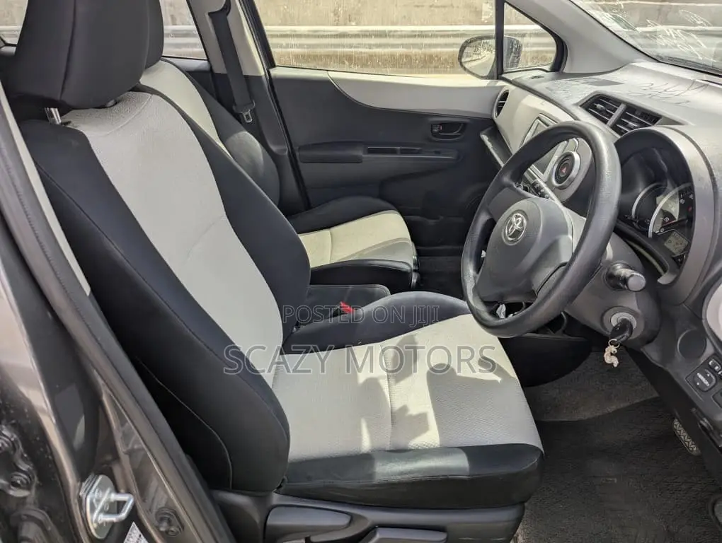 Toyota Vitz 2012 Gray