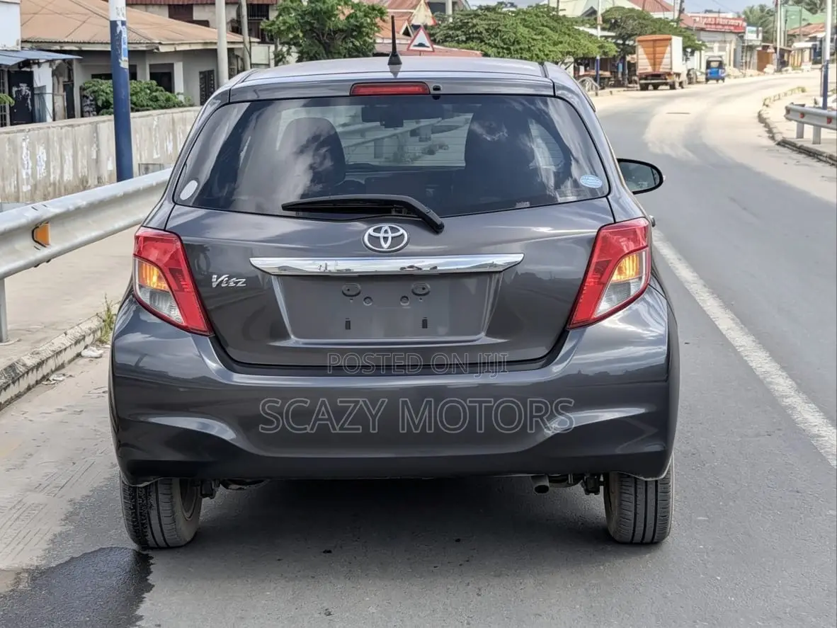 Toyota Vitz 2012 Gray