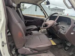 Toyota HiAce 2002