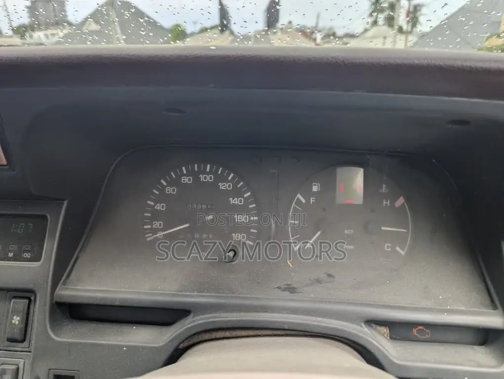 Toyota HiAce 2002