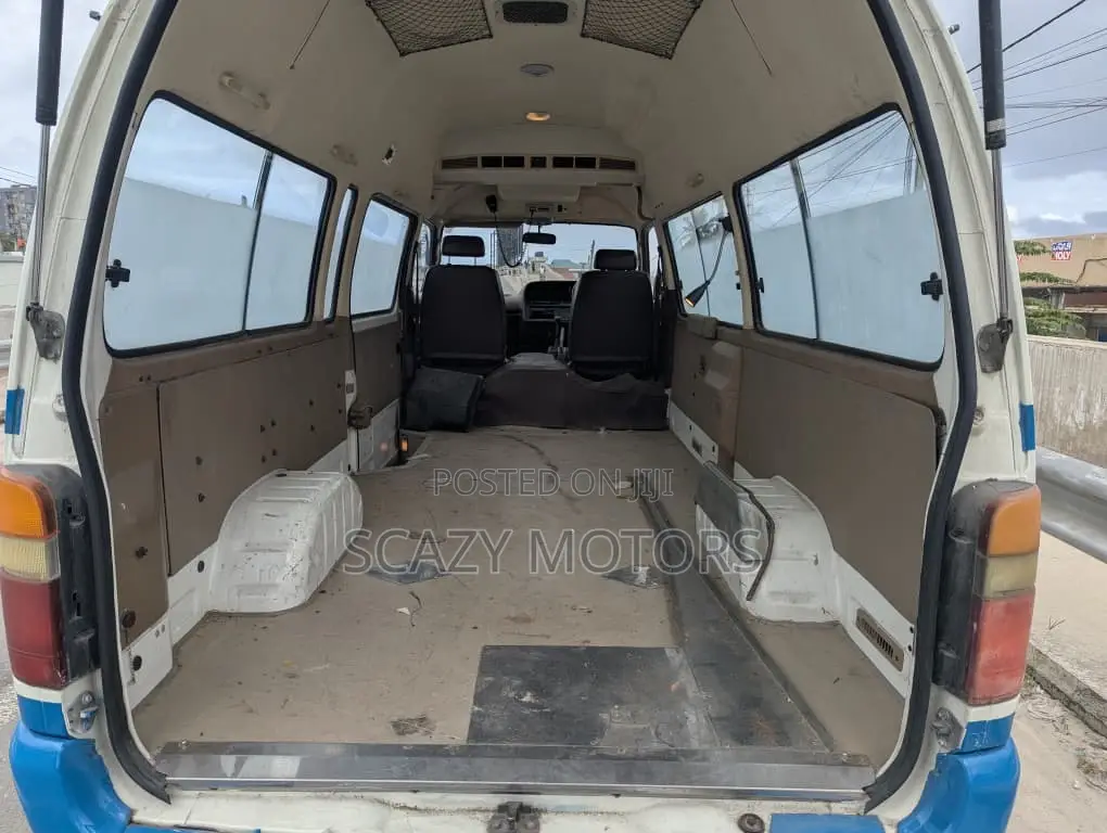 Toyota HiAce 2002