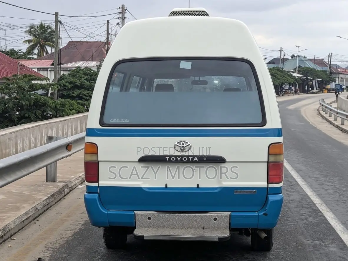 Toyota HiAce 2002