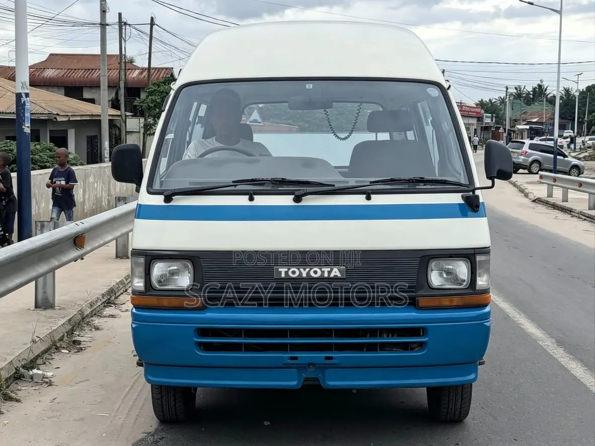 Toyota HiAce 2002