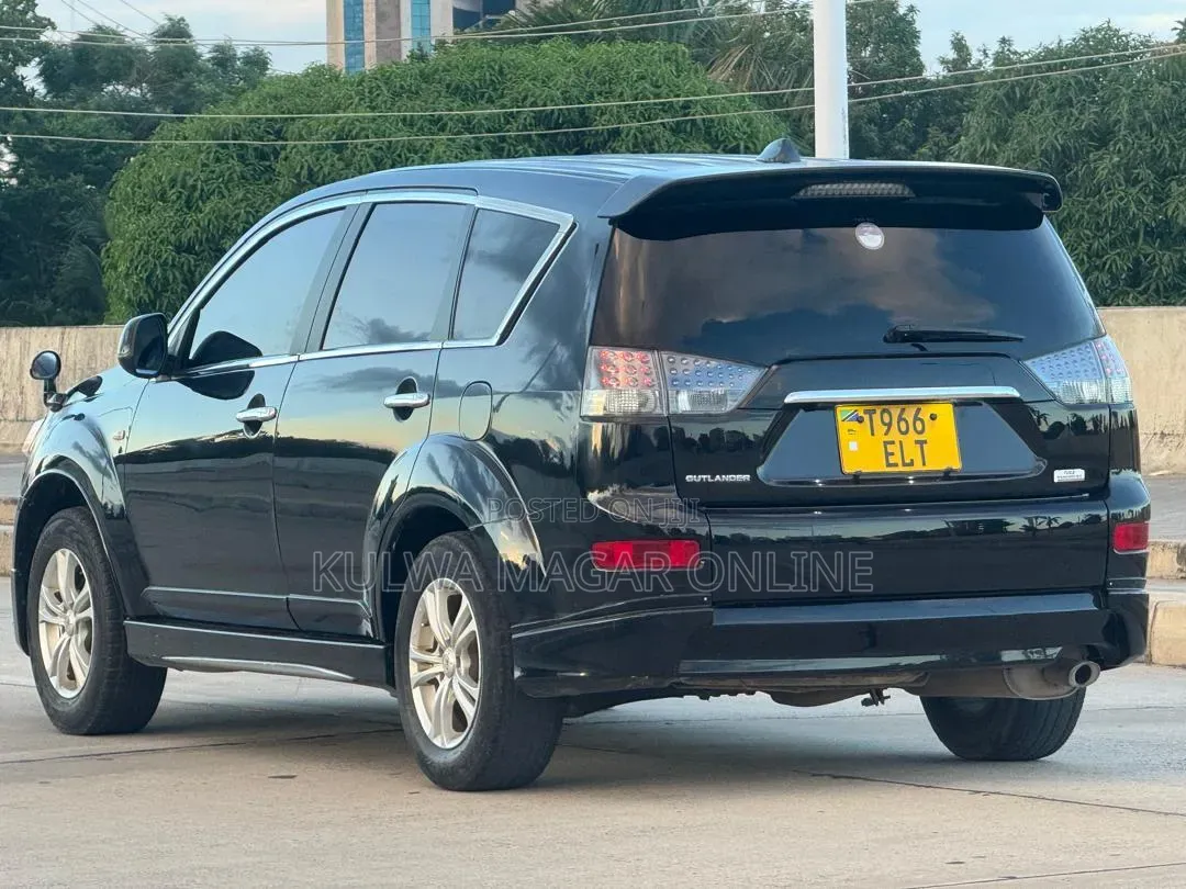 Mitsubishi Outlander 2010 Black