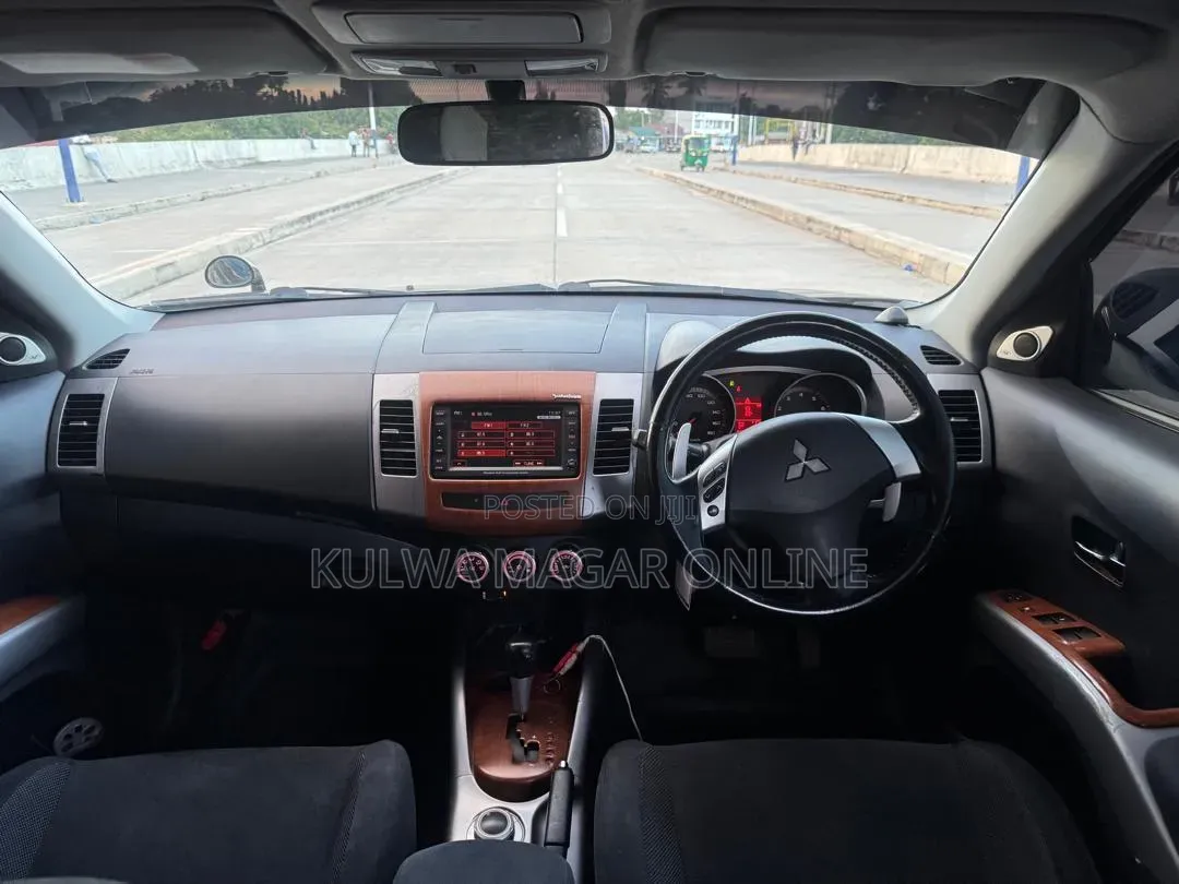 Mitsubishi Outlander 2010 Black
