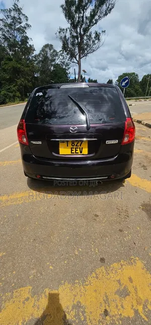 Mazda Verisa 2010