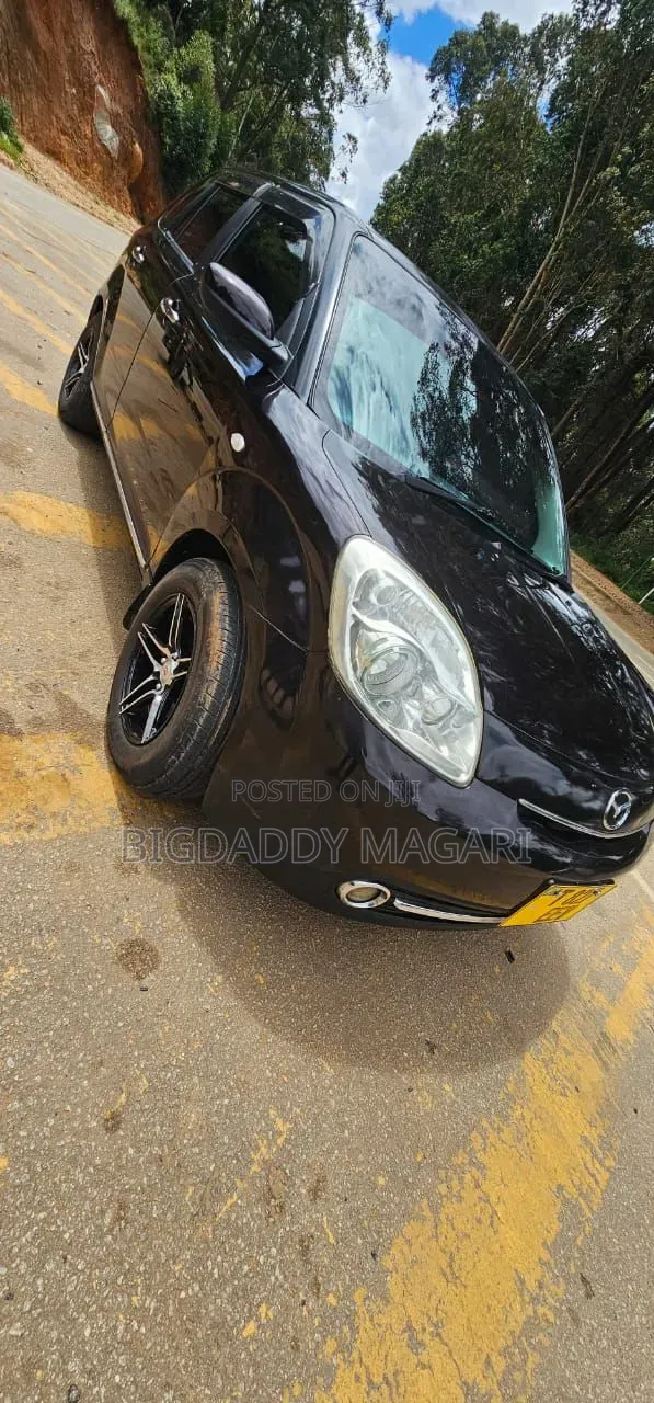 Mazda Verisa 2010