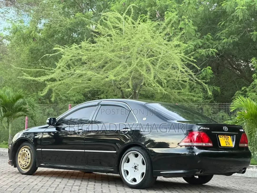 Toyota Crown 2006