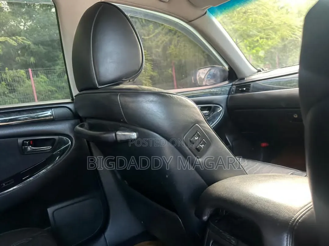 Toyota Crown 2006