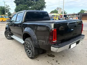 Toyota Hilux 2012 Black