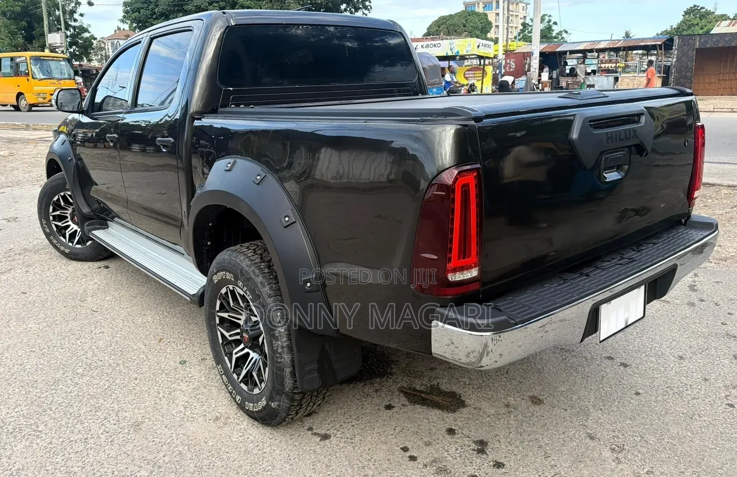 Toyota Hilux 2012 Black