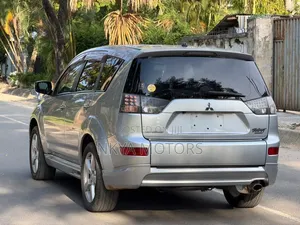 Mitsubishi Outlander 2010 Silver