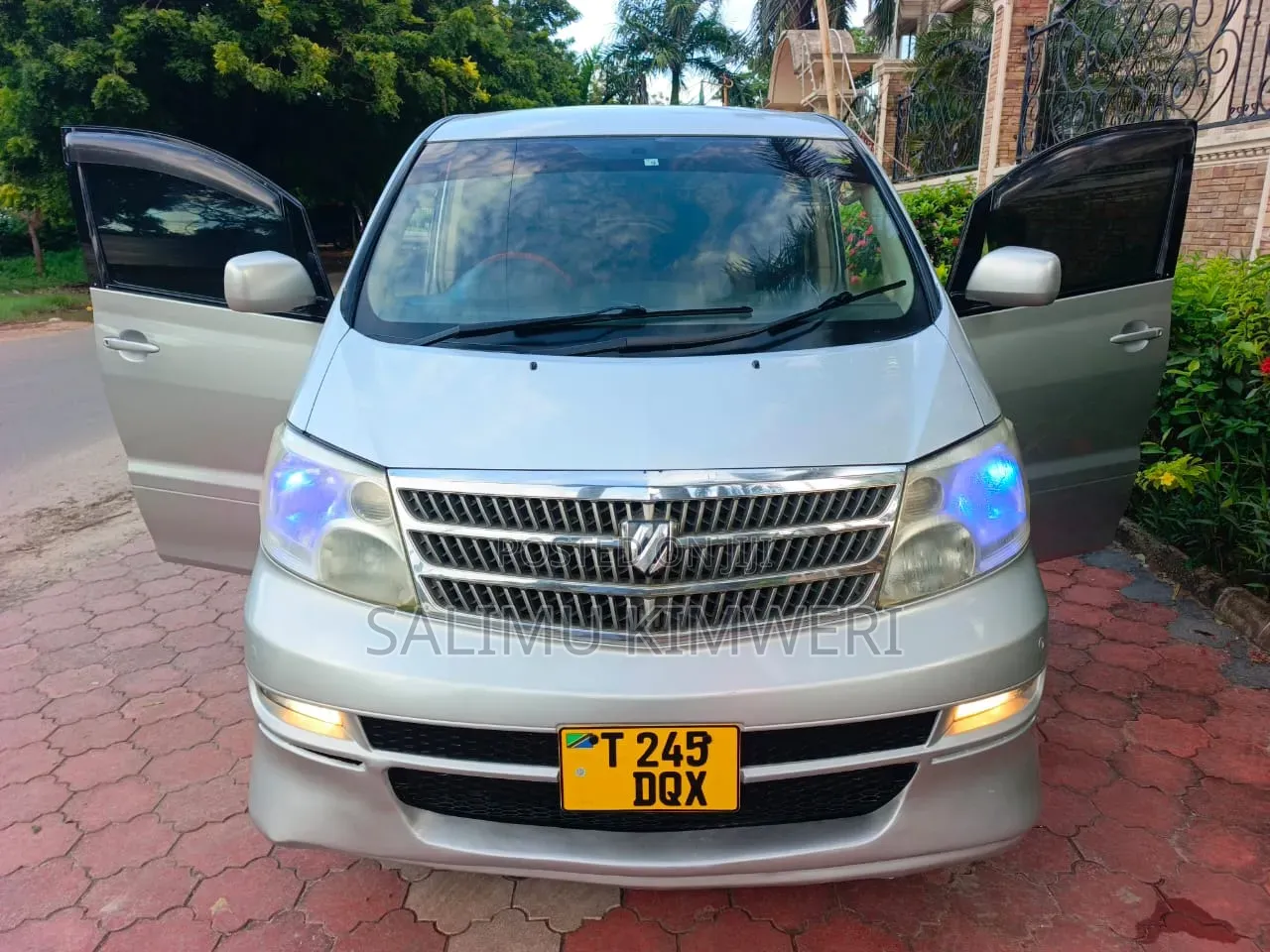 Toyota Alphard 2004 Silver