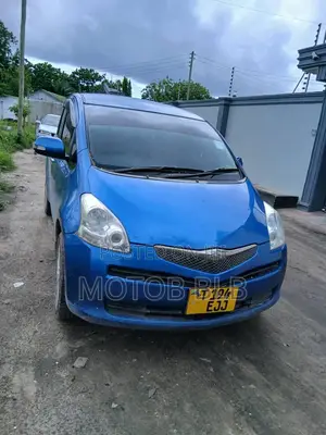 Toyota Ractis 1.3 FWD 2009 Blue