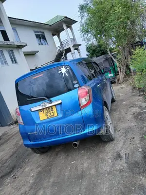 Toyota Ractis 1.3 FWD 2009 Blue
