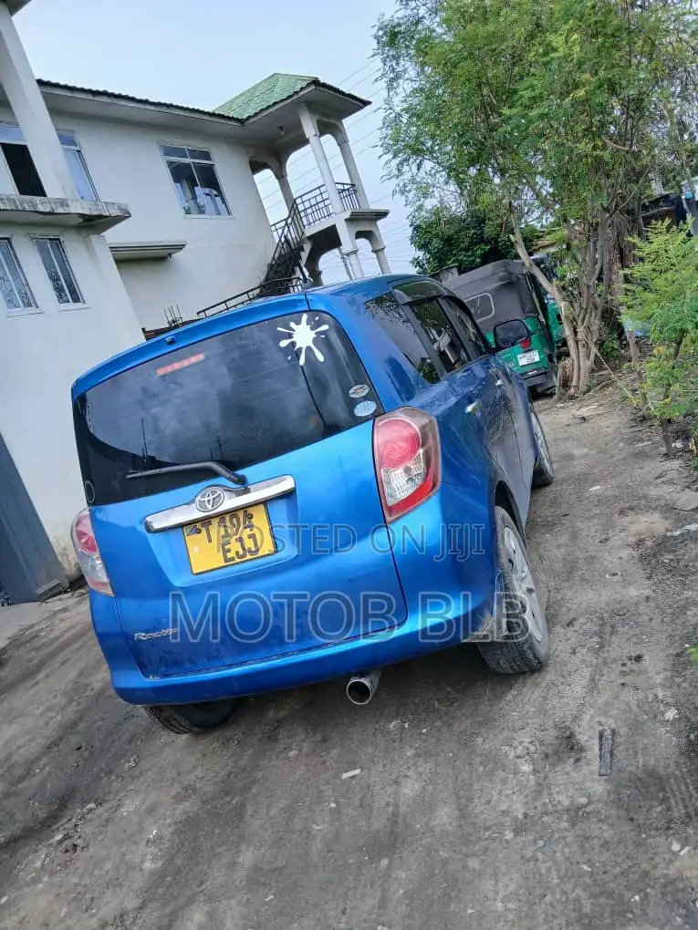 Toyota Ractis 1.3 FWD 2009 Blue