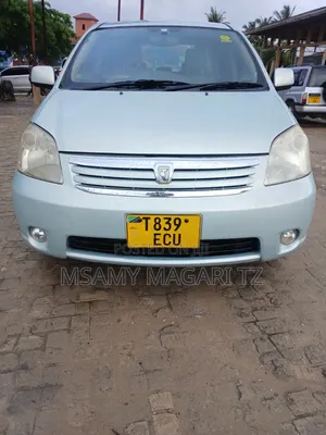 Toyota Raum 1.5 FWD 2003 Silver