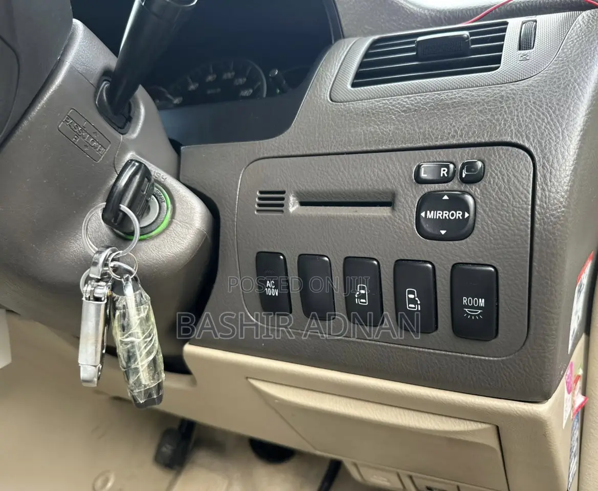 Toyota Alphard 2.4 Petrol FWD 2005 Silver