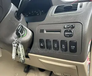 Toyota Alphard 2.4 Petrol FWD 2005 Silver