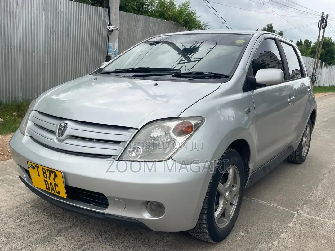 Toyota IST 2003 Silver