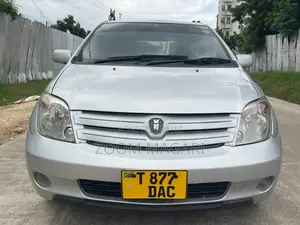 Toyota IST 2003 Silver