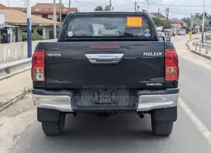 Toyota Hilux 2018 Black